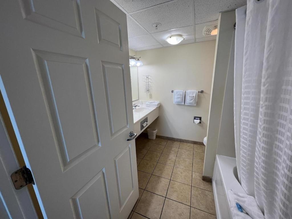 הוילה מירטל ביץ' 2501 S Ocean Blvd, 0831 - Ocean View Sleeps 8 מראה חיצוני תמונה
